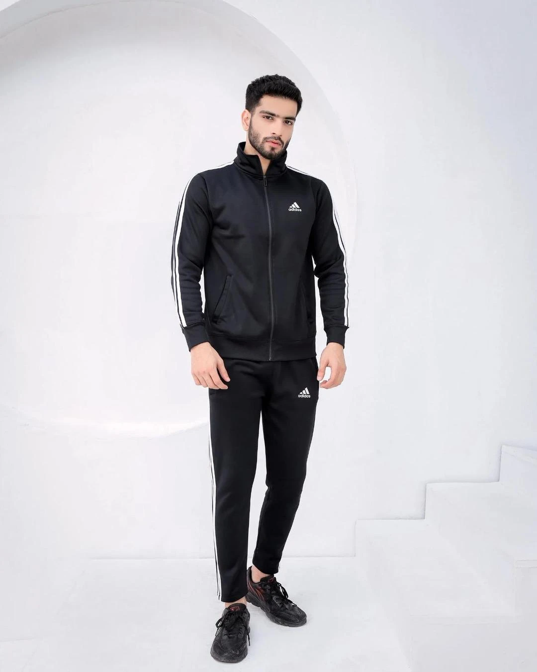 Product Name: Men's Micro Fleece Zipper Track Suit - 2 Pcs in Classic Black